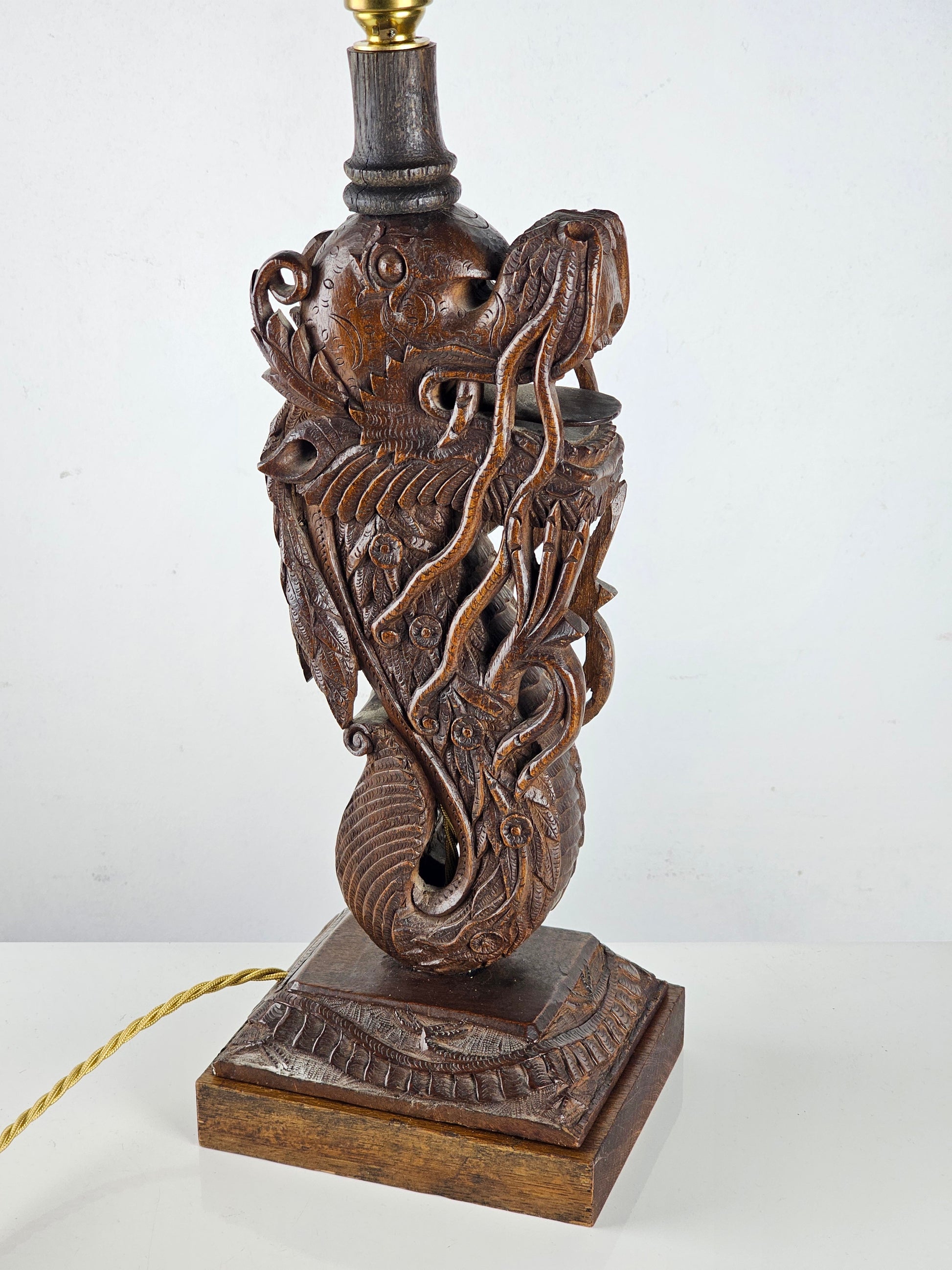 Chinese dragon table lamp