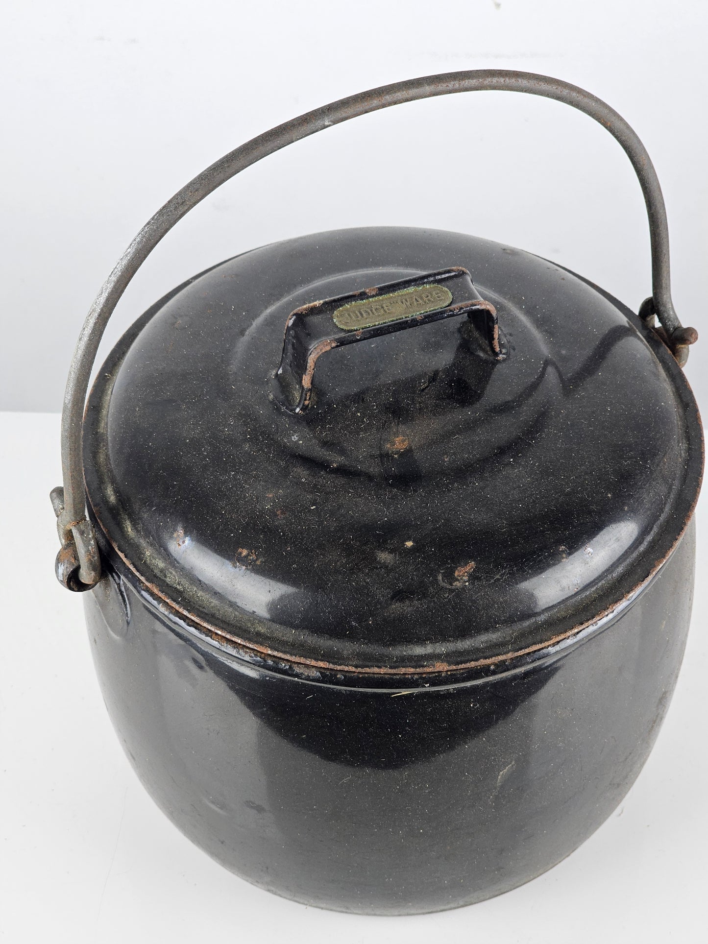 cast iron pots antique