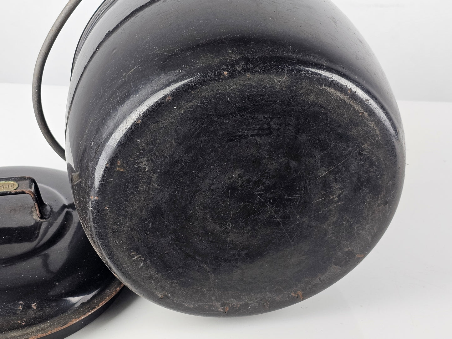 Iron & Enamelled Cooking Pot