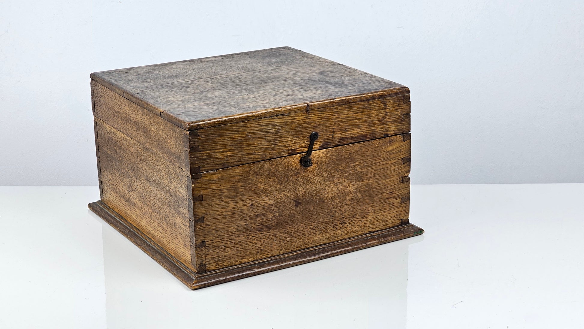 boxed Crystal radio set