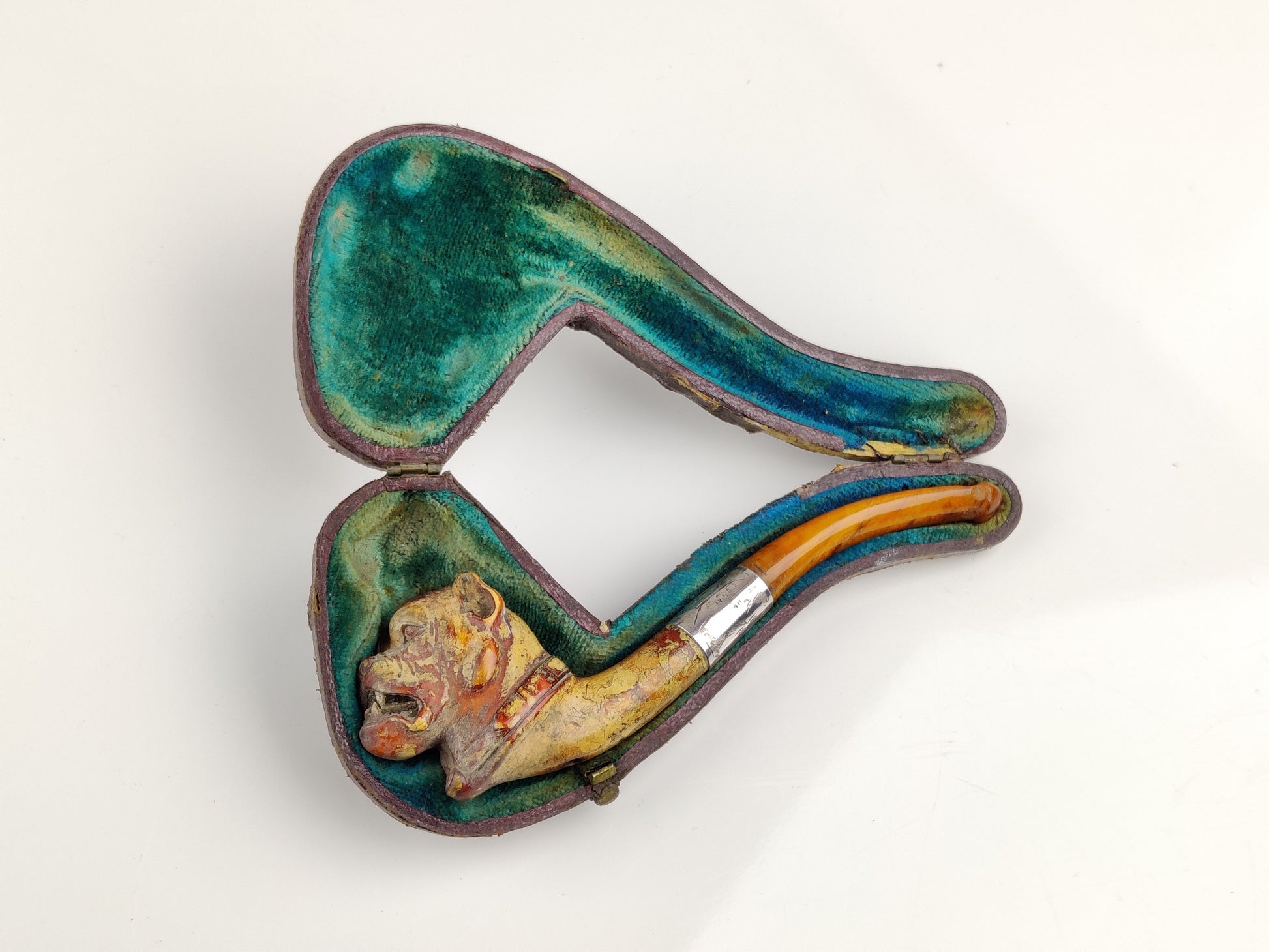 Antique carved  meerschaum  pipe of a bulldog