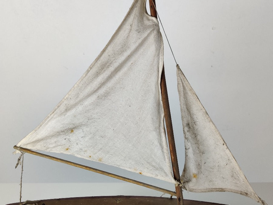 Vintage Pond Yacht