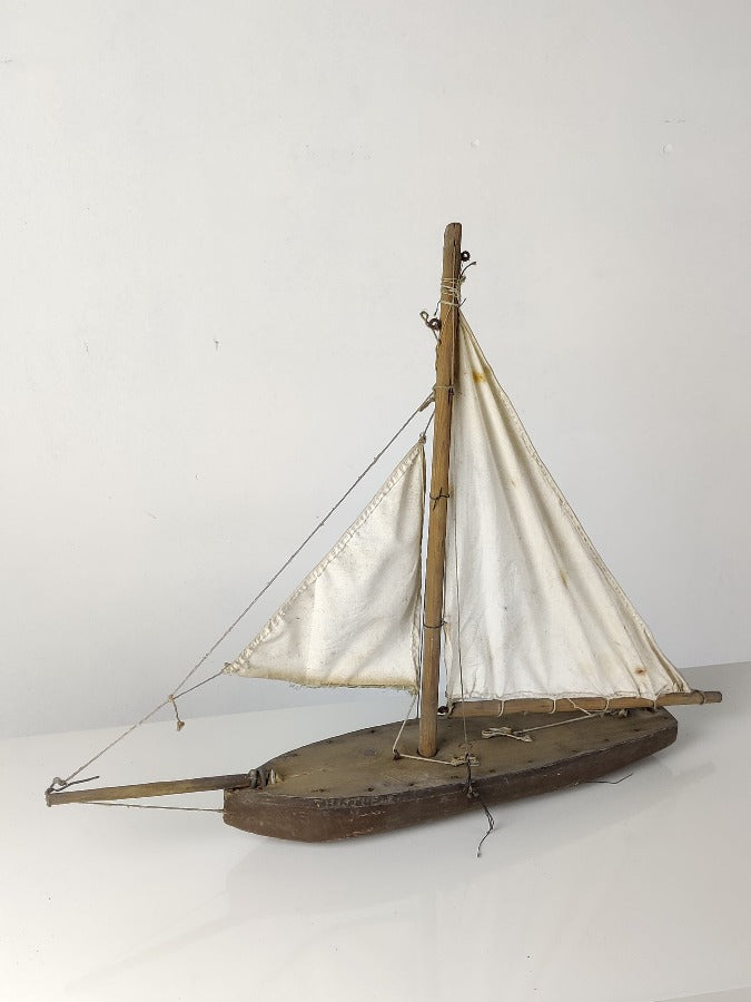 vintage pond yacht