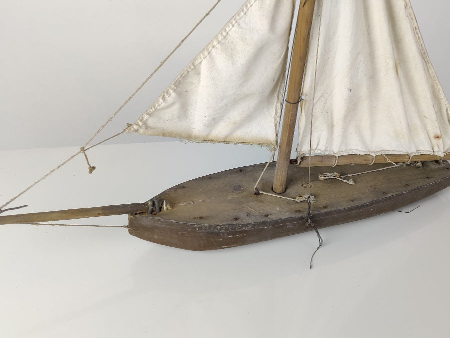 vintage niave pond yacht