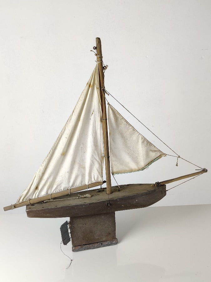 scratch build pond yacht
