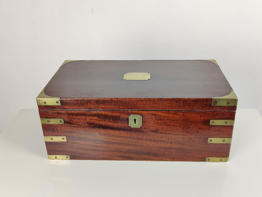 Campaign writing box