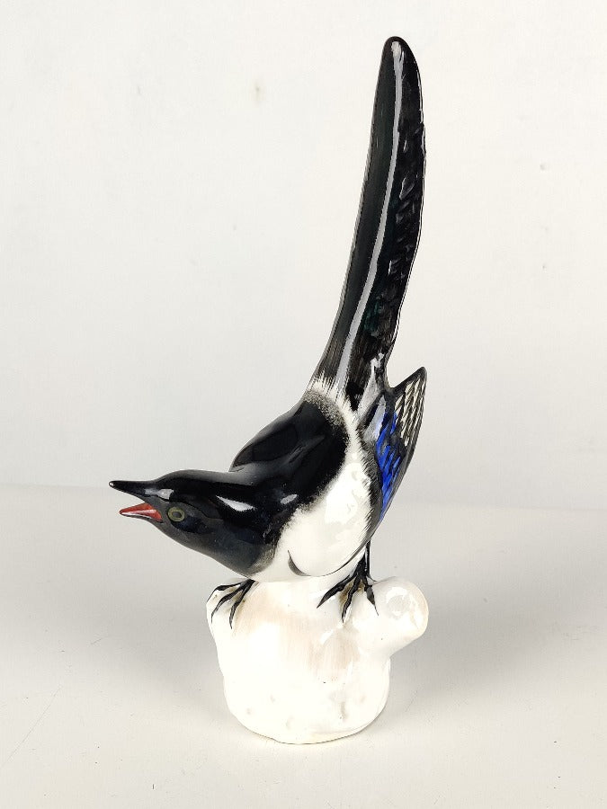 vintage china magpie bird