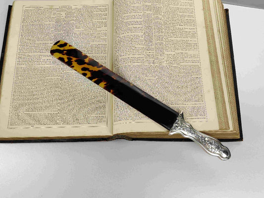 William Comyns page turner