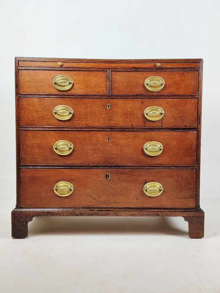 Oak Chest of Drawers