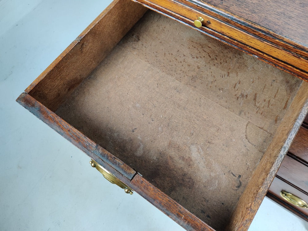 Oak Chest of Drawers