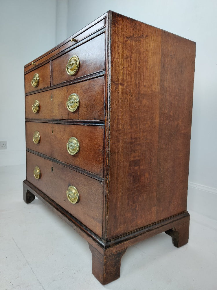 Oak Chest of Drawers