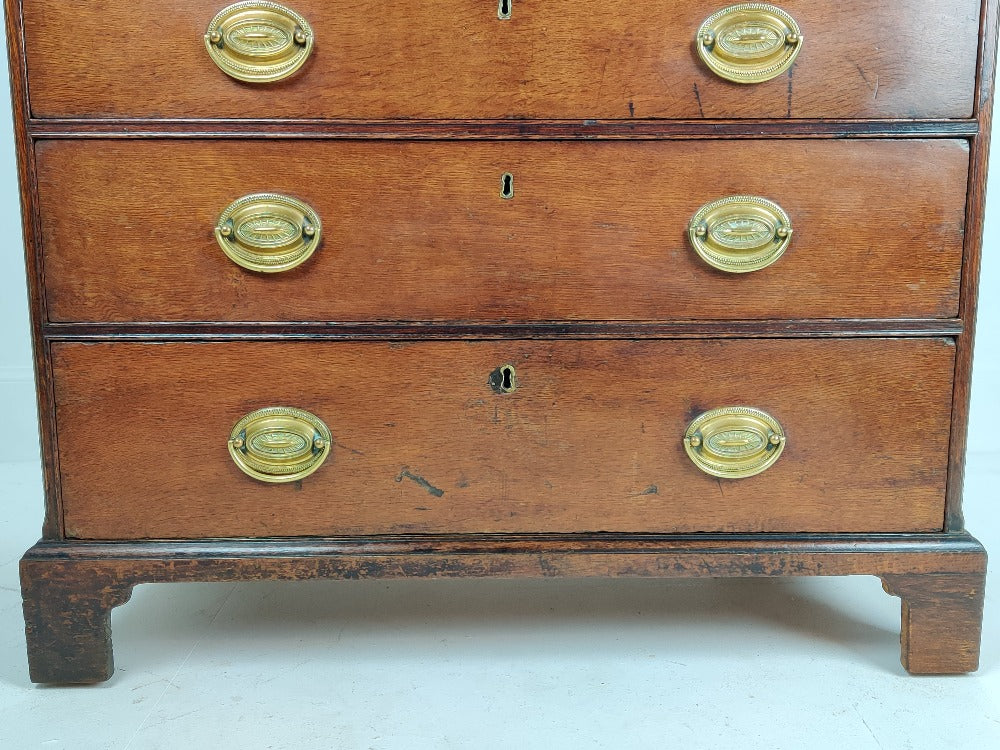 Oak Chest of Drawers