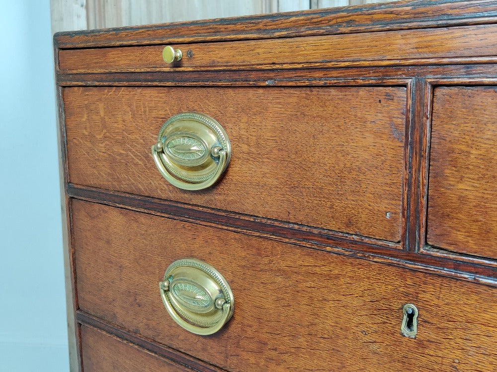Oak Chest of Drawers