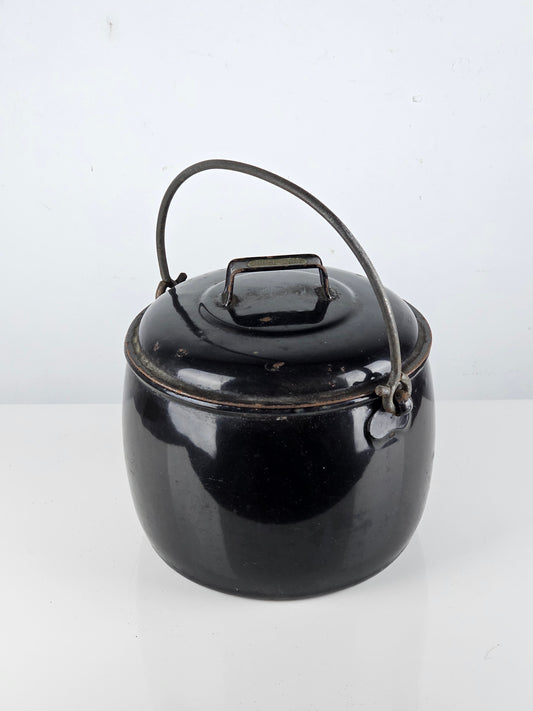 iron & enamel judge ware cooking pot