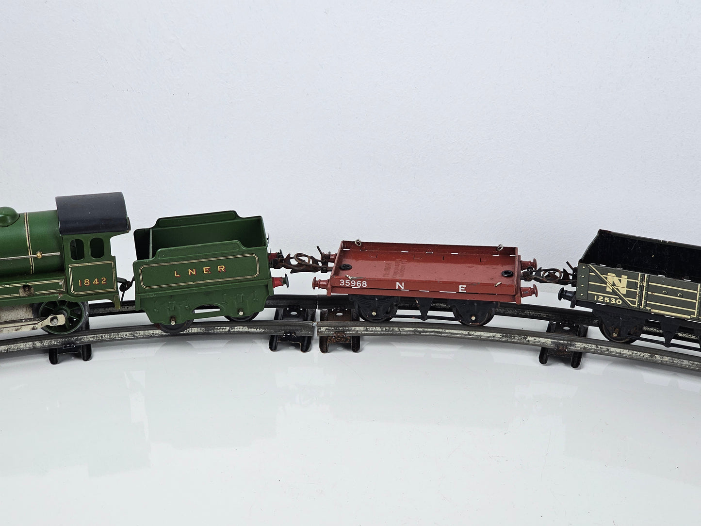 Hornby 'O' gauge LNER engine & tender