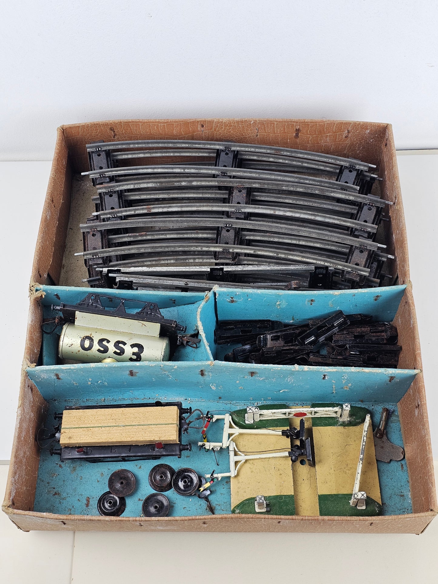 Hornby 'O' gauge LNER engine & tender