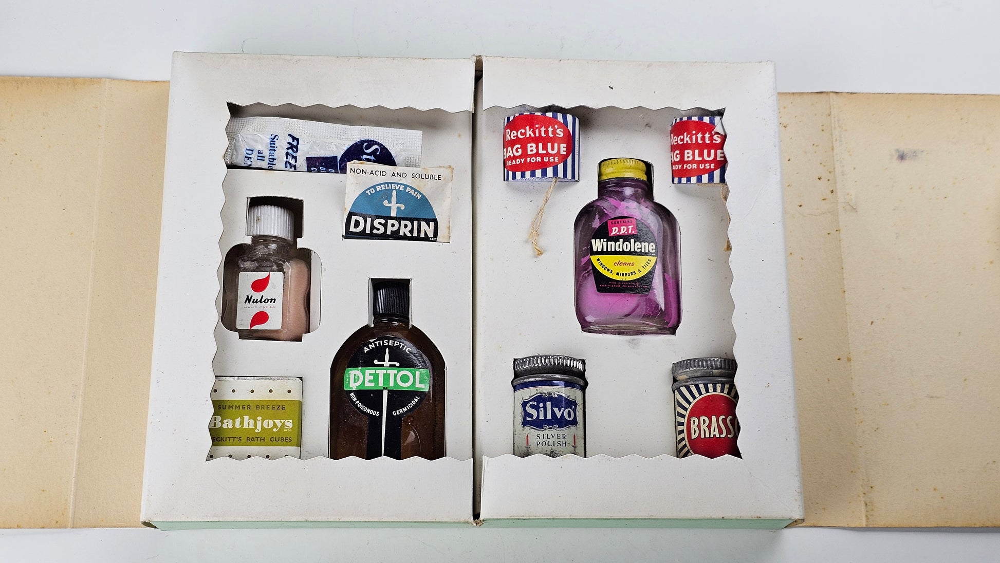 Rickett Sons tin samples