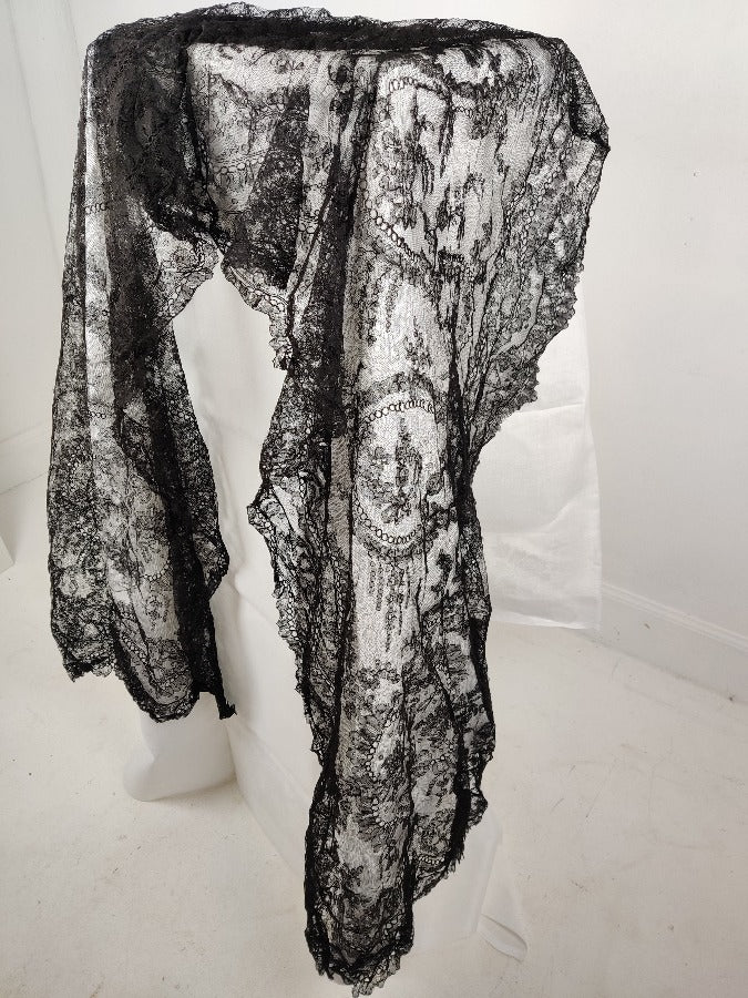 lace chantilly shawl