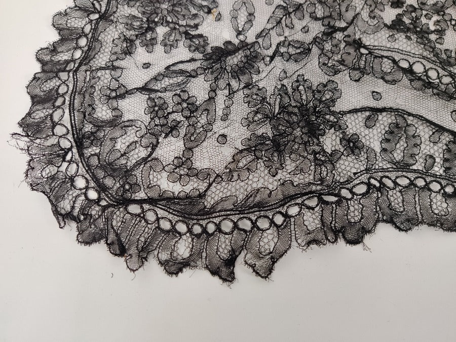Victorian Black Chantilly Lace Shawl