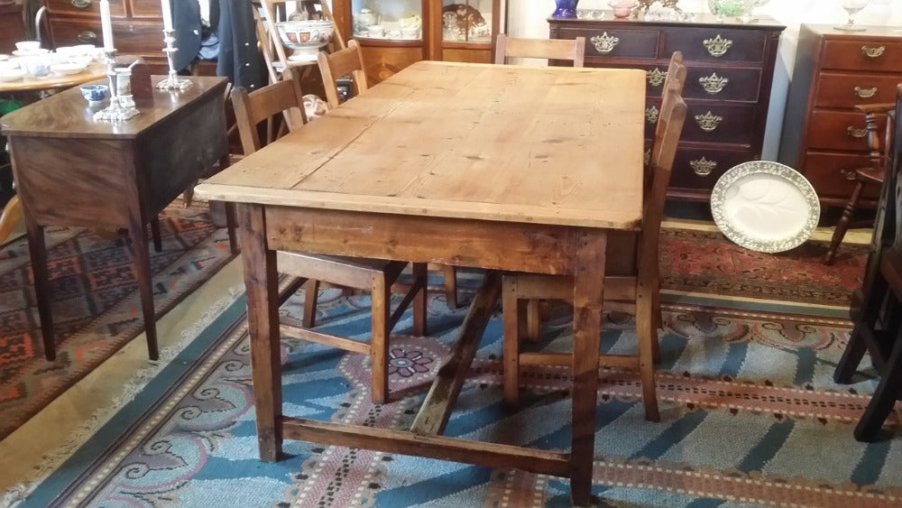 Country Kitchen Table.