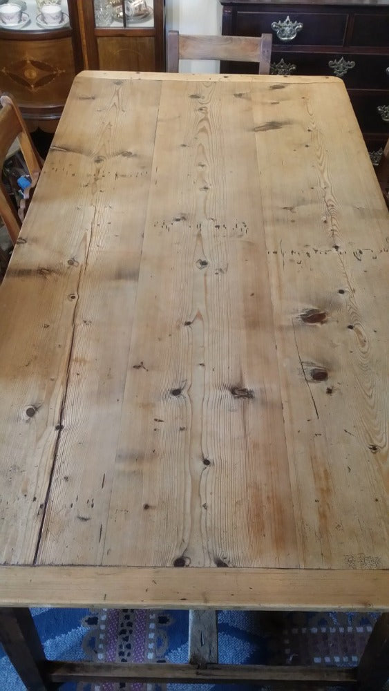 Farmhouse Pine Scrubbed Topped Kitchen Table.
