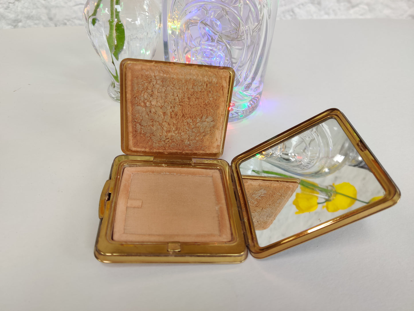 ladies compact BOAC trade mark