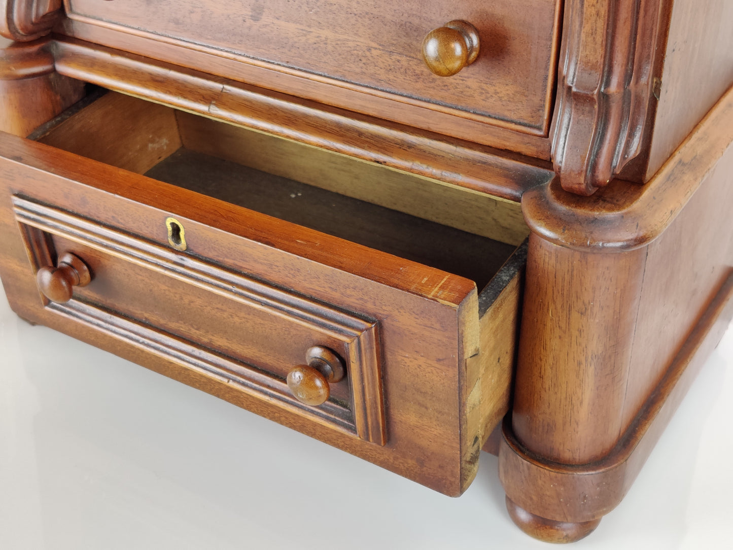 Apprentice - Miniature Chest of Drawers