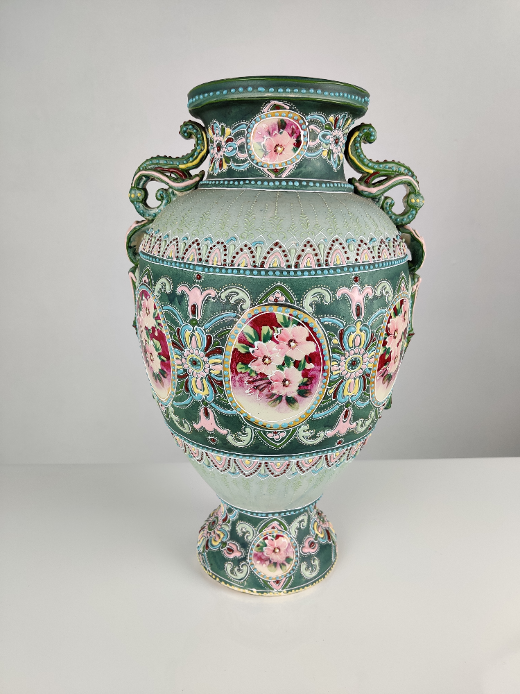 Large satsuma vase